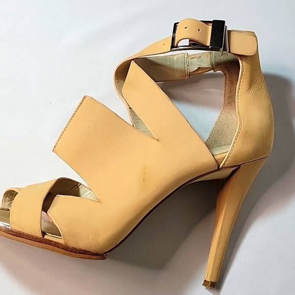 Calvin Klein nude high heels Size 8.5 - Picture 5 of 9